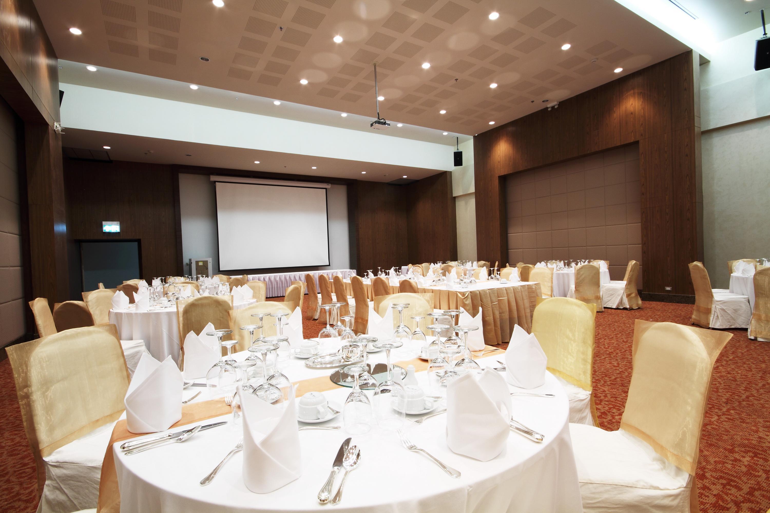 Centara Life Government Complex Hotel & Convention Centre Chaeng Watthana Bangkok Buitenkant foto