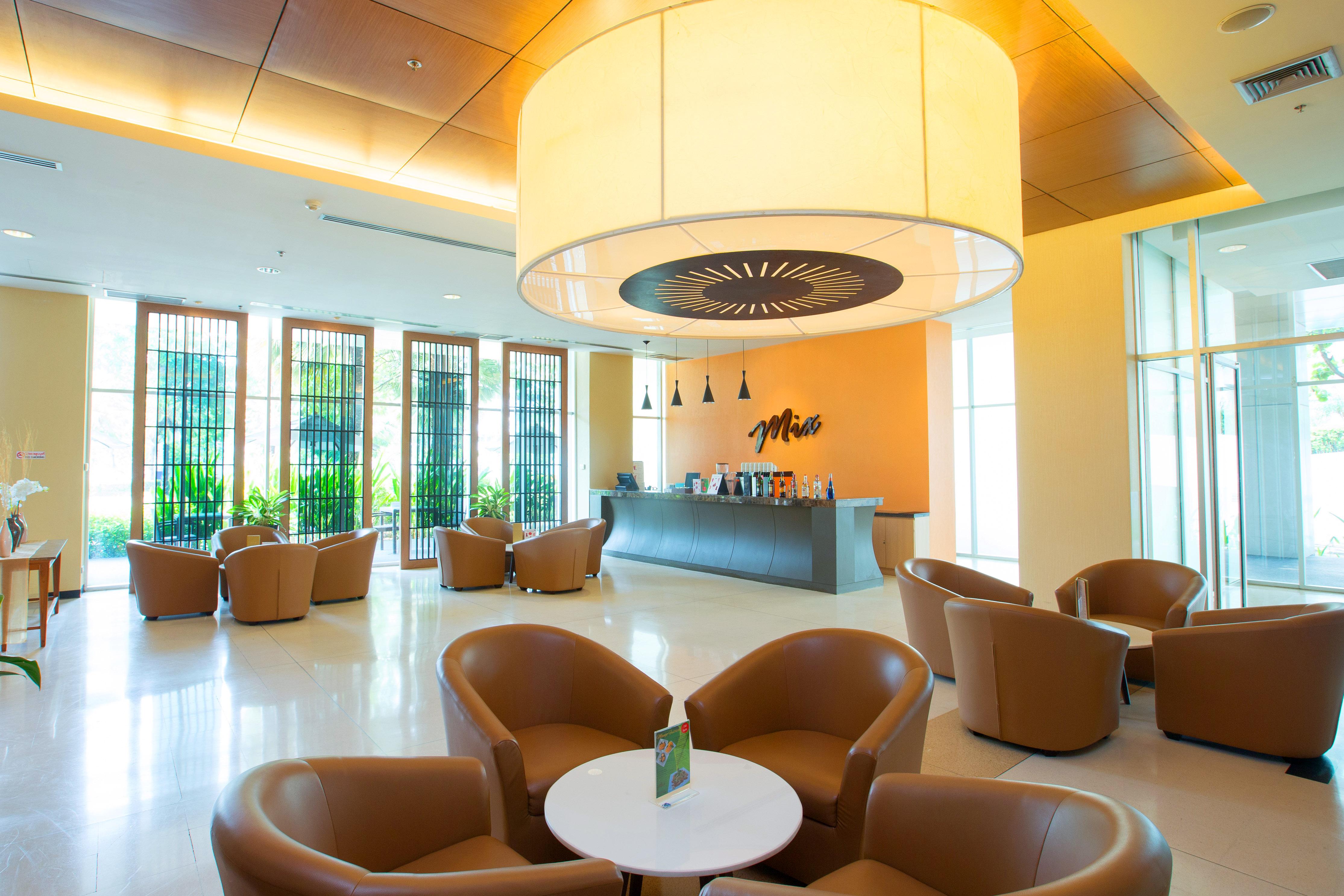 Centara Life Government Complex Hotel & Convention Centre Chaeng Watthana Bangkok Buitenkant foto